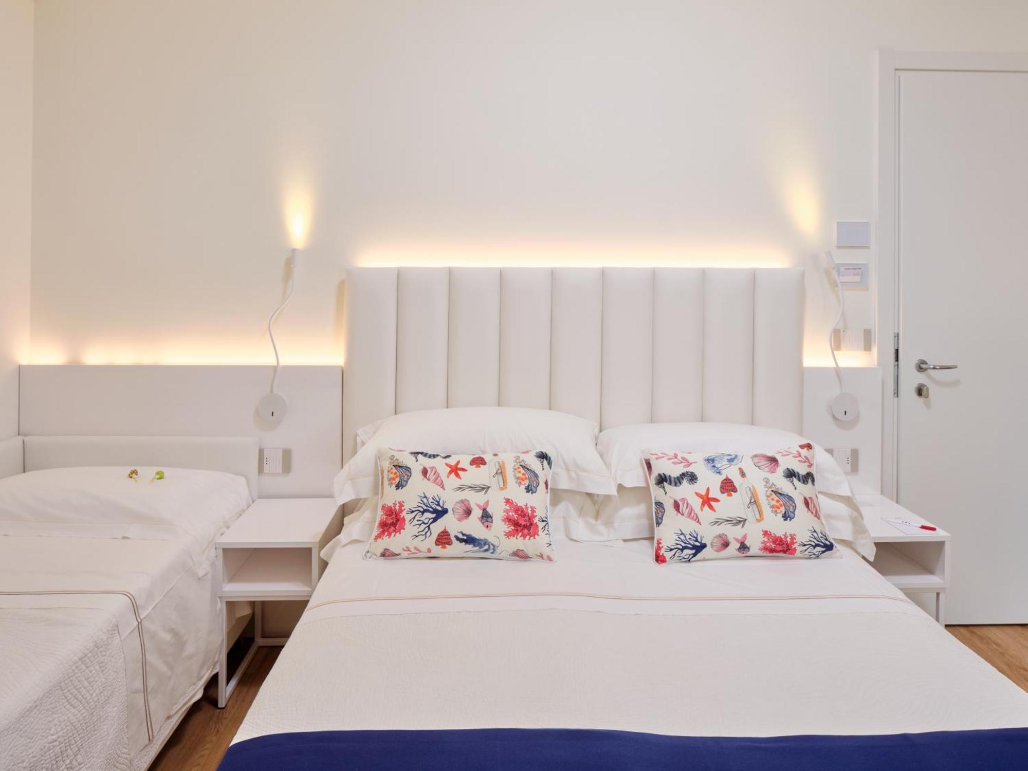 Una Hotels Imperial Beach Hotel Marotta Ngoại thất bức ảnh