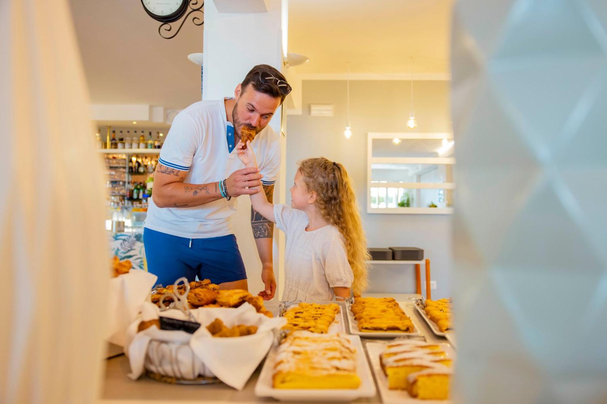 Una Hotels Imperial Beach Hotel Marotta Ngoại thất bức ảnh