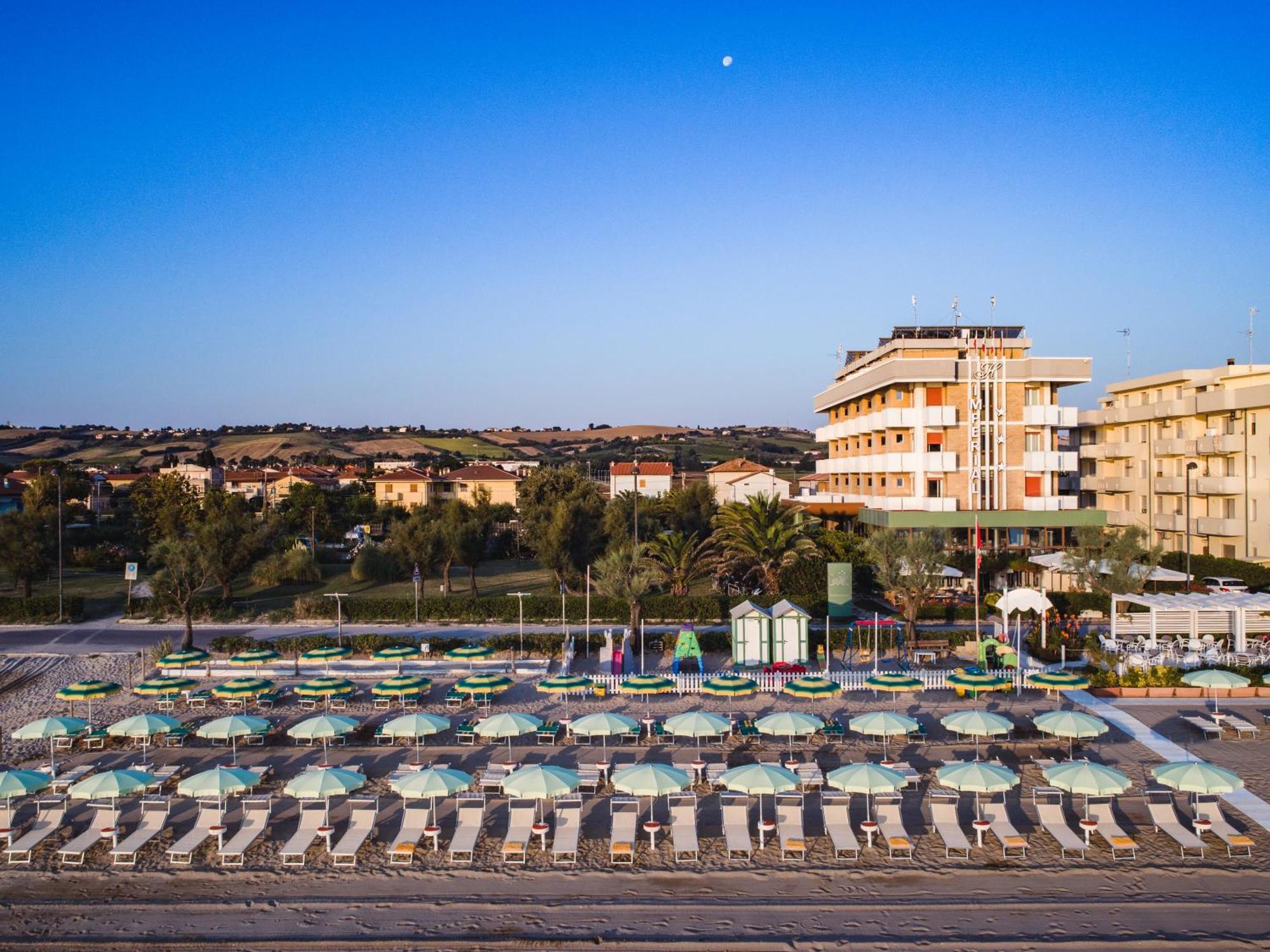 Una Hotels Imperial Beach Hotel Marotta Ngoại thất bức ảnh
