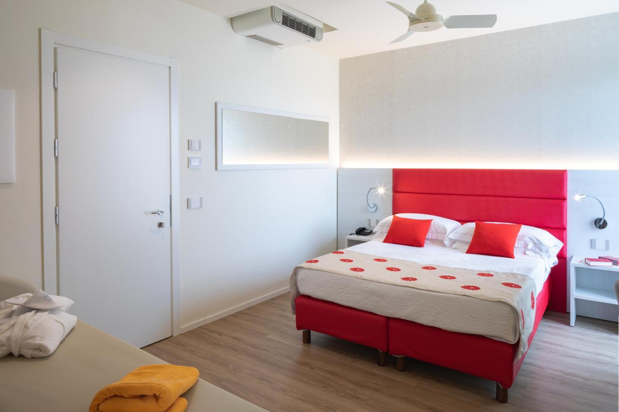 Una Hotels Imperial Beach Hotel Marotta Ngoại thất bức ảnh