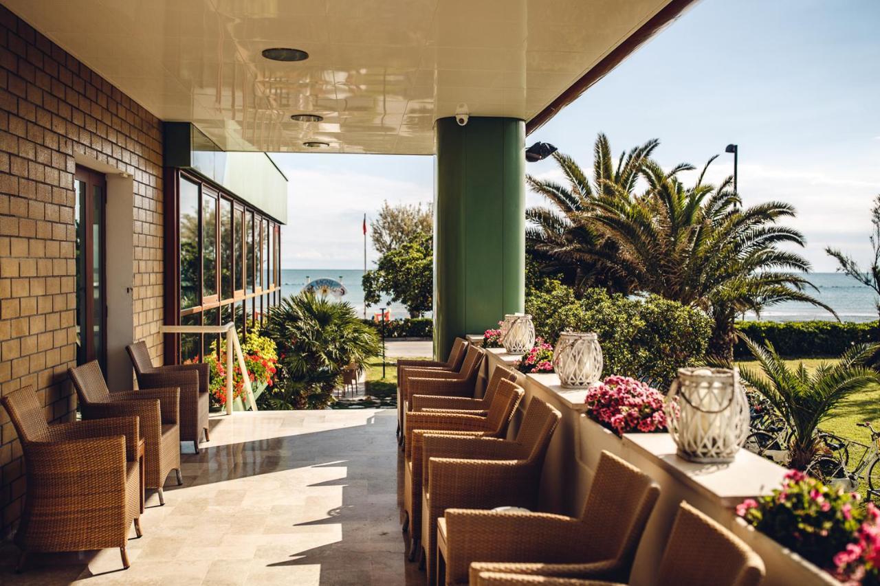 Una Hotels Imperial Beach Hotel Marotta Ngoại thất bức ảnh