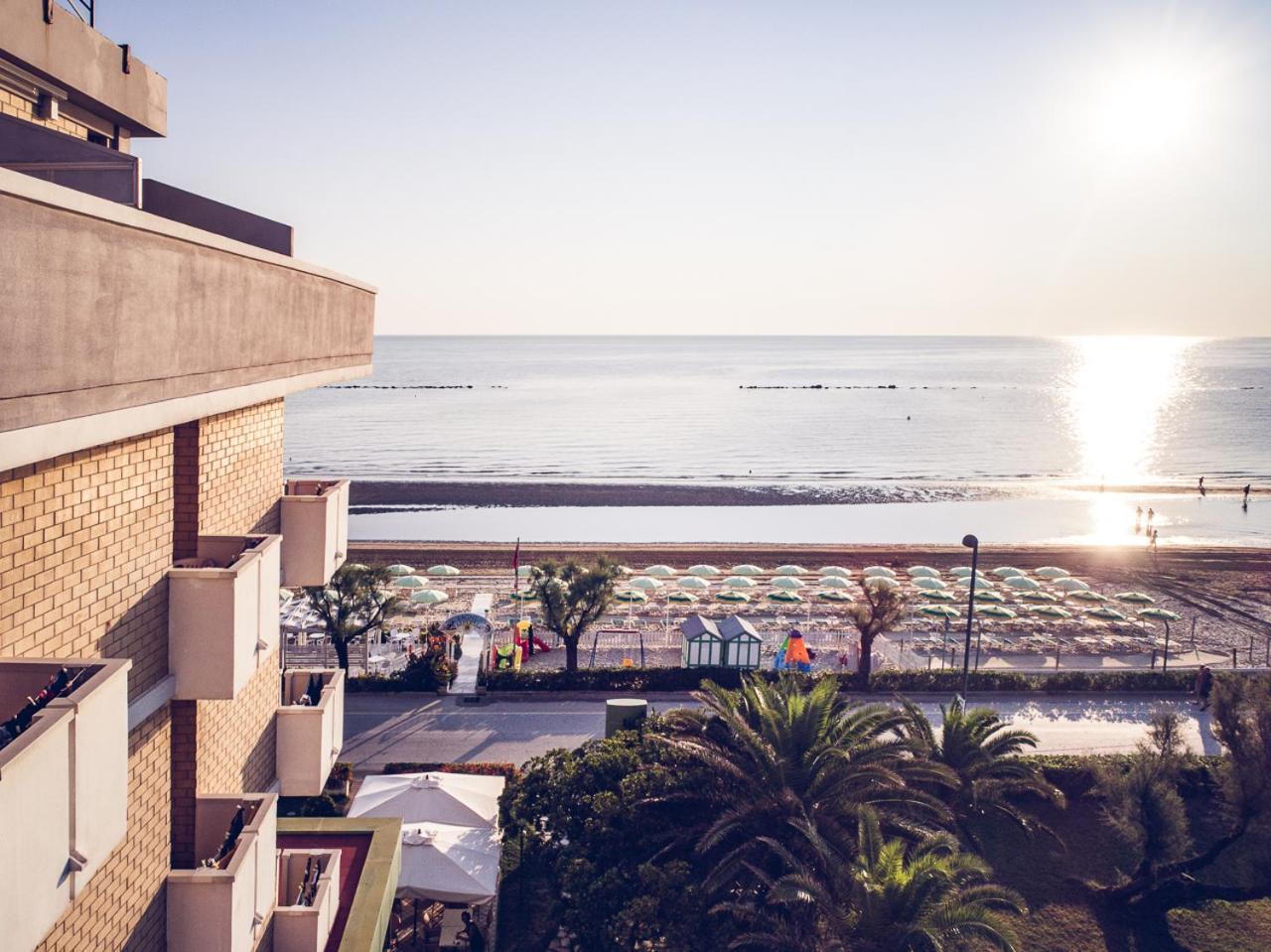 Una Hotels Imperial Beach Hotel Marotta Ngoại thất bức ảnh