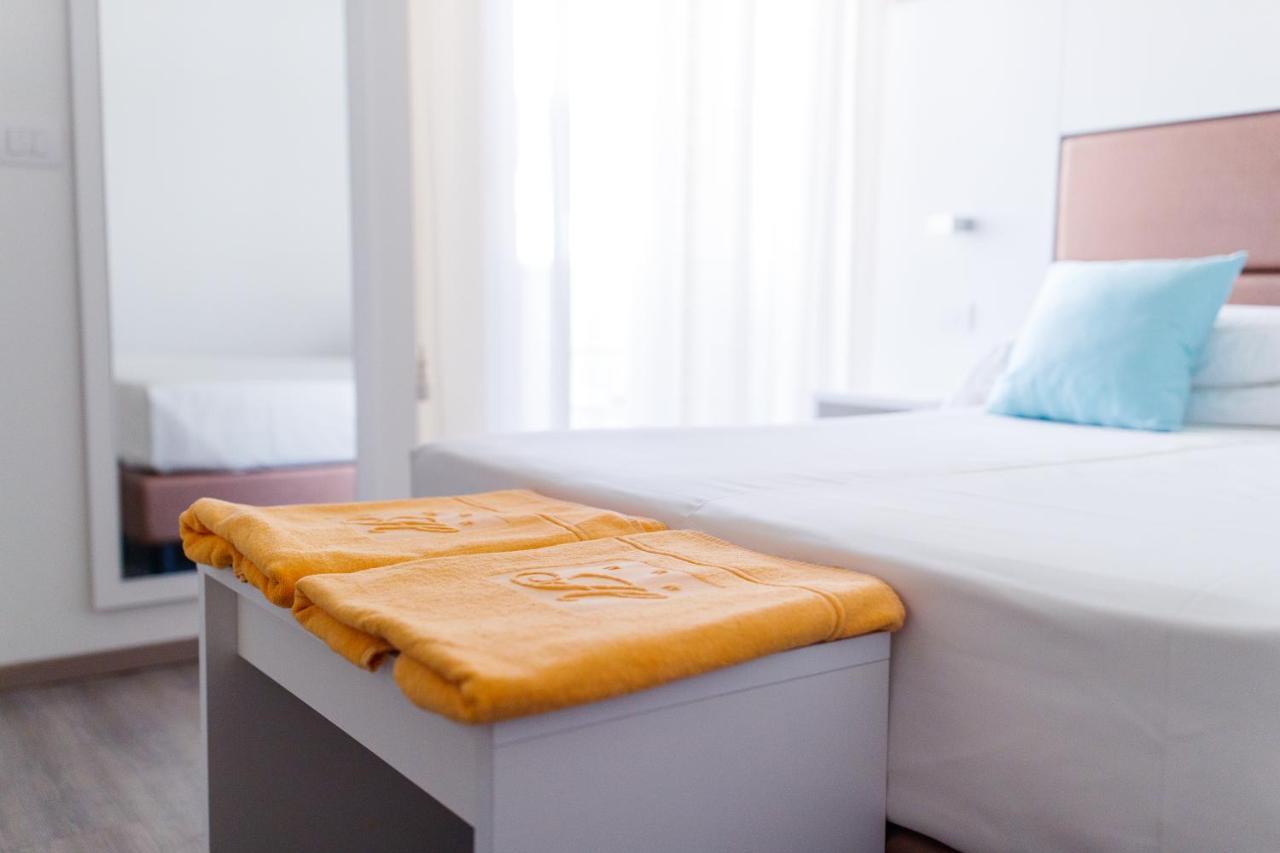 Una Hotels Imperial Beach Hotel Marotta Ngoại thất bức ảnh